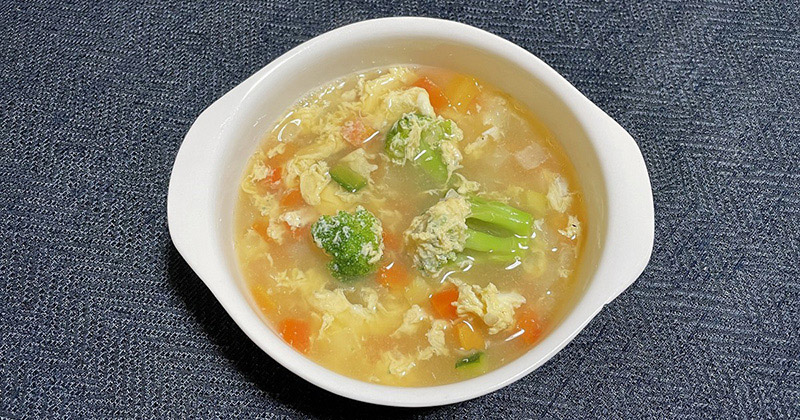ミックスベジタブルとブロッコリーの栄養満点スープ
